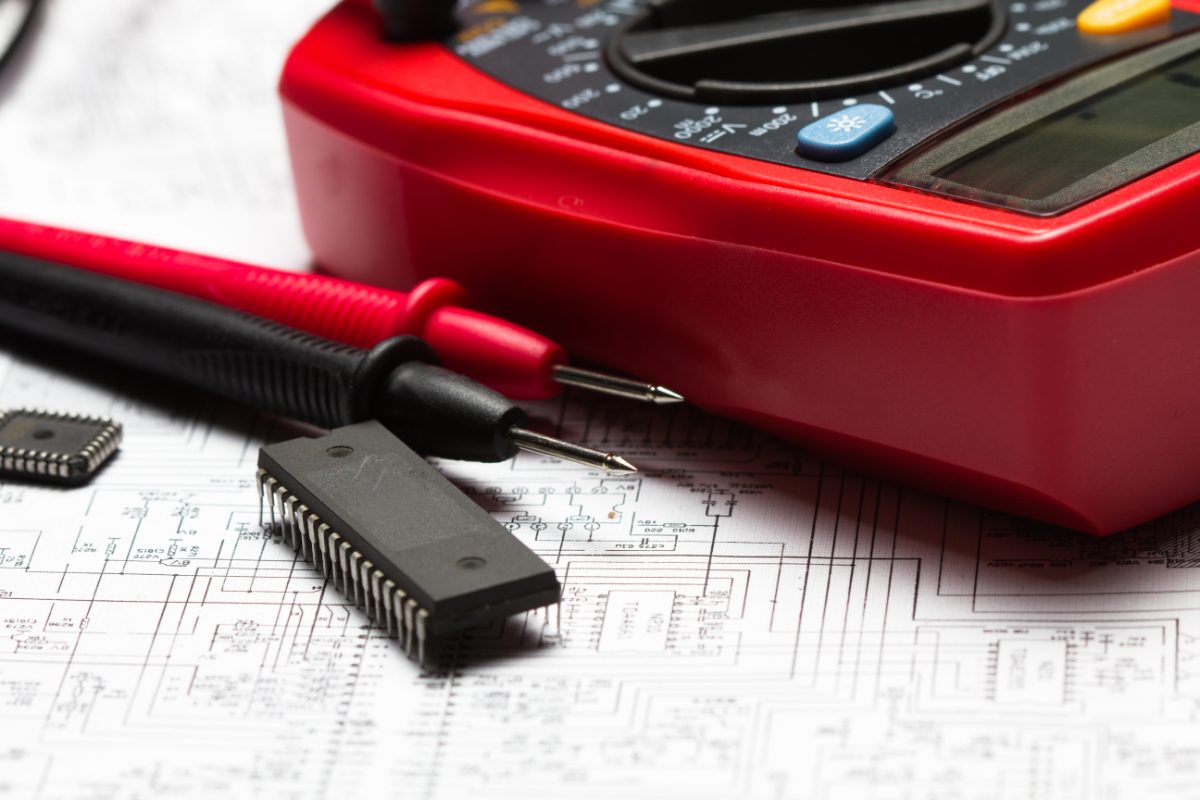 multimètre diagnostic pannes voiture