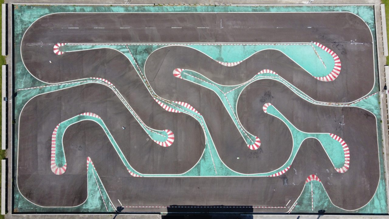 Comment bien choisir son circuit et son instructeur pour piloter