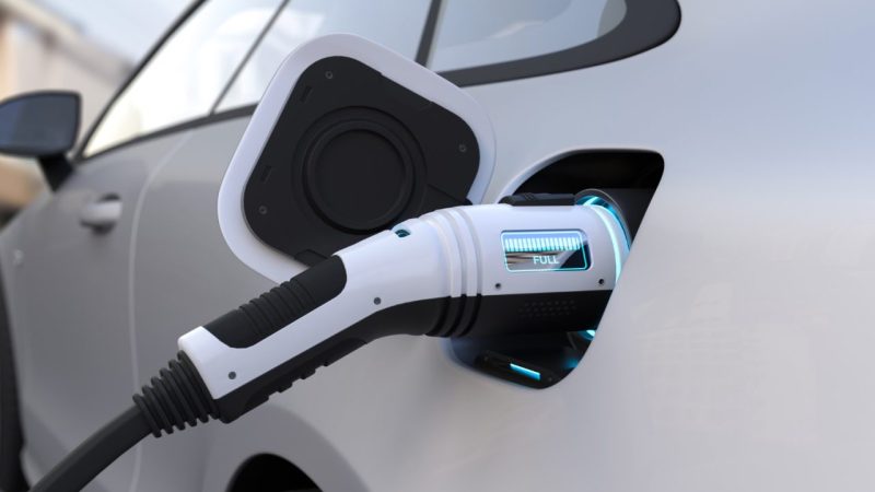 Véhicules électriques : impact immédiat et futur sur le prix des carburants (Analyse)