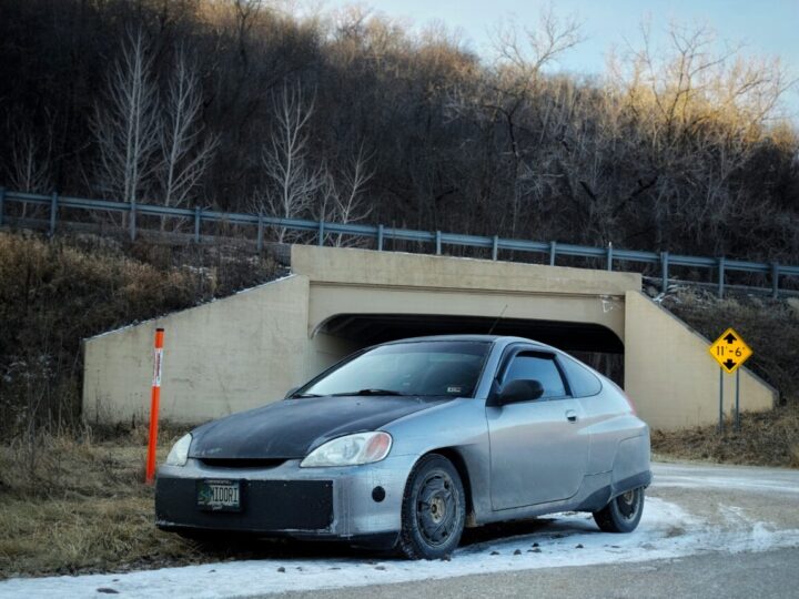 Naviguer la Transition entre Rail et Route avec des Véhicules Hybrides
