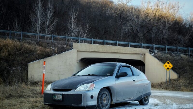 Naviguer la Transition entre Rail et Route avec des Véhicules Hybrides