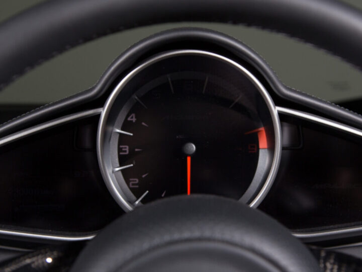Les critères essentiels pour choisir un volant de rallye adapté à vos besoins