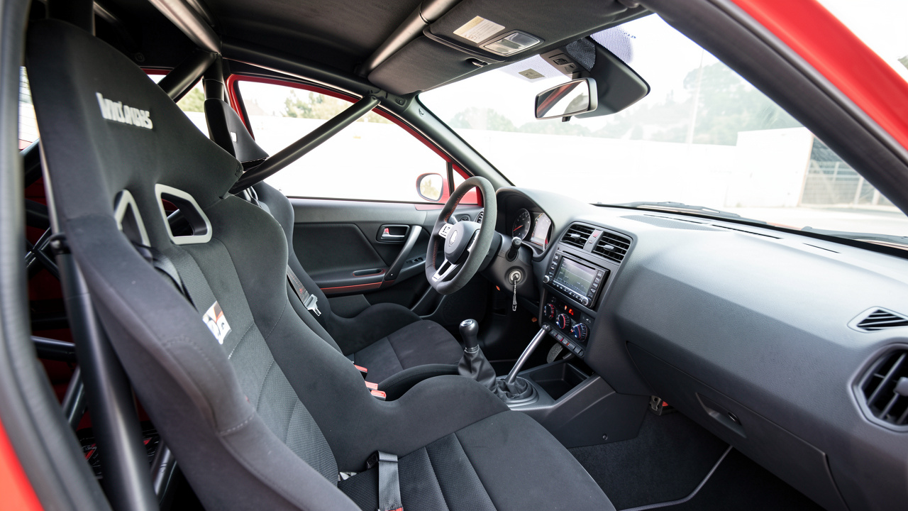 Aménagement d’un poste de pilotage rallye : ergonomie et sécurité